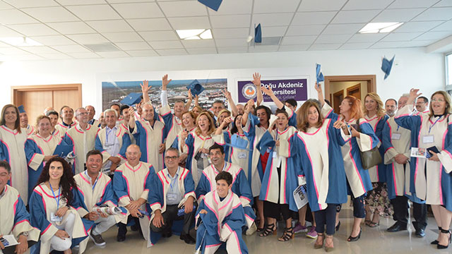 DAÜ’nün 25. yıl mezunları onurlandırıldı