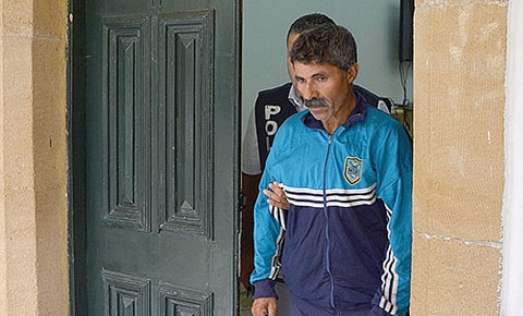 Sapıklardan keçi de nasibini aldı