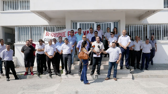 Güç-Sen Girne Gümrük Şube Amirliği’nde 2 saatlik uyarı grevi yaptı