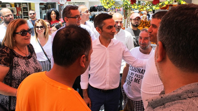 Birol Karaman Girne Çarşısı’nda Girnelilerle buluştu
