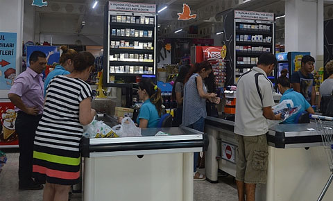 Asgari ücretlinin yaşamaya hakkı yok