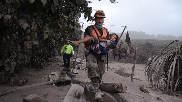 Fuego Yanardağı'ndaki patlamalarda ölü sayısı 99