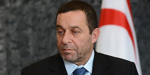 Denktaş, Eğitim Bakanı Berova'ya sert çıktı!