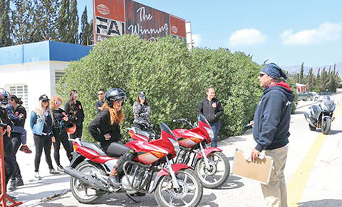 Etkin: "Motosiklette yavaş yavaş, kenar kenar olmaz"