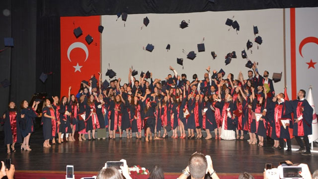 YDÜ Sağlık Bilimleri Fakültesi 2017-2018 Bahar Dönemi Mezuniyet Töreni gerçekleştirildi