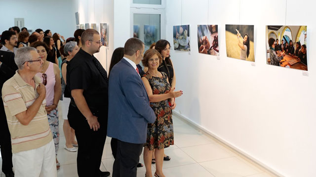 Meral Akıncı, “Emek” fotoğraf sergisini açtı