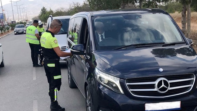 Trafikte kaçak ve korsan taşımacılık denetimleri bayramda sürdü