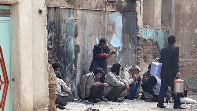 İran'da 2 milyon 808 bin uyuşturucu kullanıcısı var