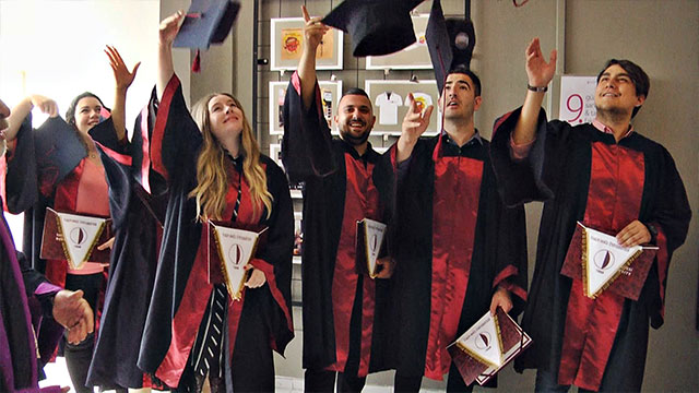 YDÜ Güzel Sanatlar ve Tasarım Fakültesi Mezuniyet Töreni gerçekleştirildi