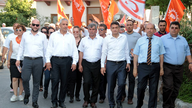 UBP Dikmen Belediye Başkan adayı Erişmen yürüyüş düzenledi