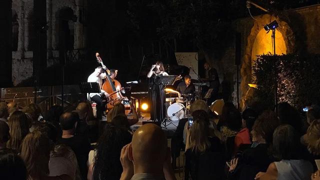 2018 Roma müzik festivalinde piyanist Rüya Taner de konser verdi