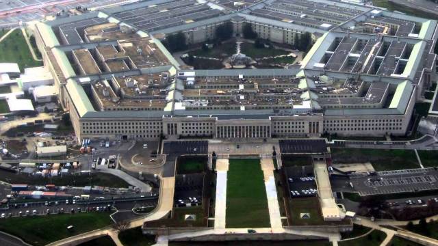 Pentagon bütçesi Trump'ın masasında