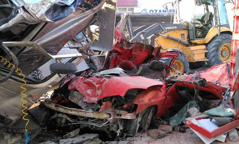 Kemikleri kırık, sakıncalı!