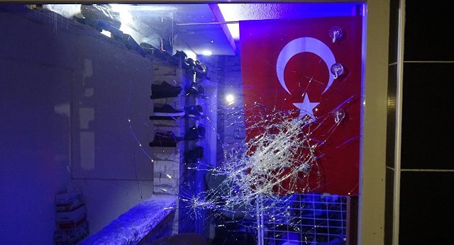 Bursa'da bir grup Suriyeli kıraathane bastı: 3 yaralı