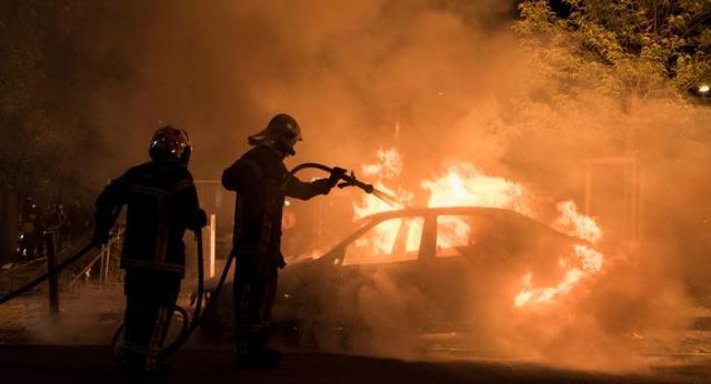 Lapta’da araç yangını