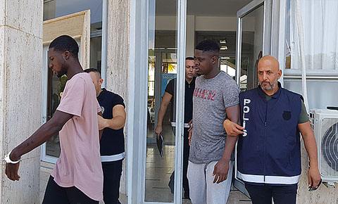 Darp ettiler, tutuklandılar