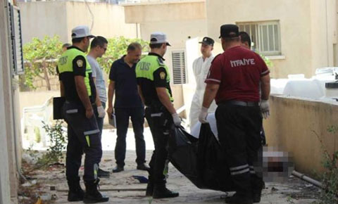 Balkondan düştü, canından oldu