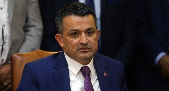 Tarım Bakanı Pakdemirli, Turkcell'den istifa etti