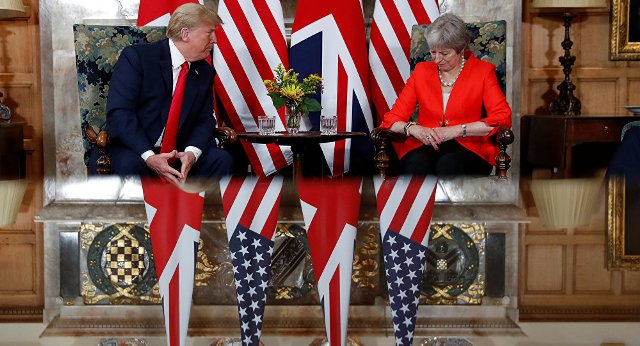 Trump'tan önüne kırmızı halılar seren May'e 'sabotaj'