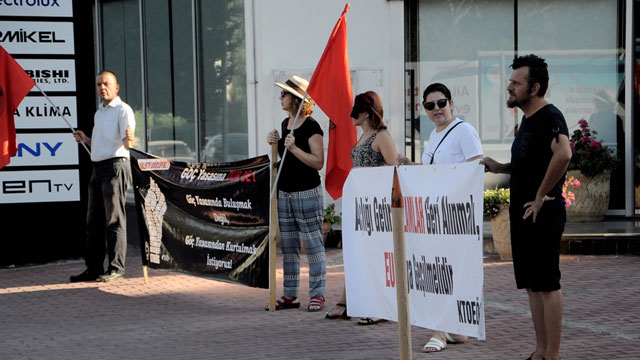 KTOEÖS Lefkoşa’da eylem yaptı