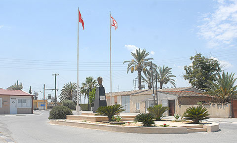 Köylü kötü kokularla boğuşuyor