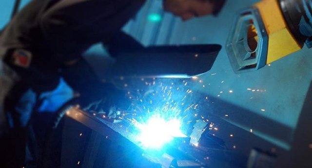 Sanayi üretimi beklentiyi aştı