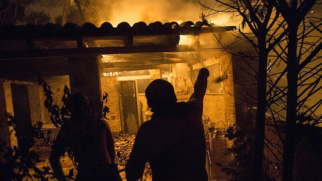 Yunanistan’daki yangın... Söndürme çalışmaları için Güney Kıbrıs’tan ekip gönderildi