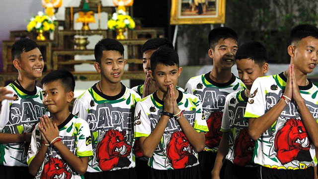 Tayland'da mağaradan kurtarılan çocuklar keşiş adayı olacak