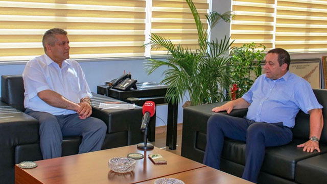 Maliye Bakanı Denktaş, Gazimağusa Belediyesi’ni ziyaret etti