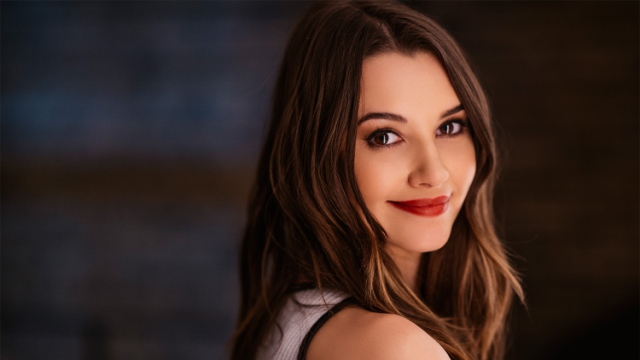 Ünlü Oyuncu Leyla Lydia Tuğutlu, Doğal Güzelliğiyle Takipçilerini Büyüledi