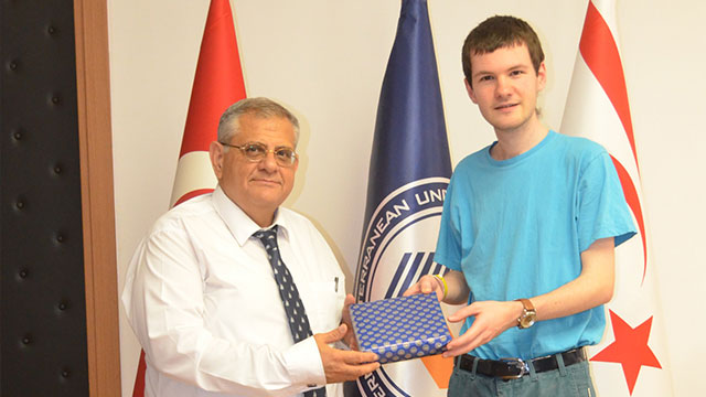 Dünyaca ünlü matematik dahisi DAÜ kadrosunda