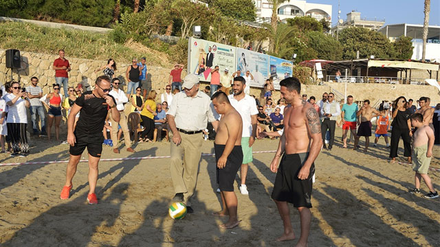 Down sendromlu çocuklar, Türkiyeli ünlü futbolcularla bir araya geldi...