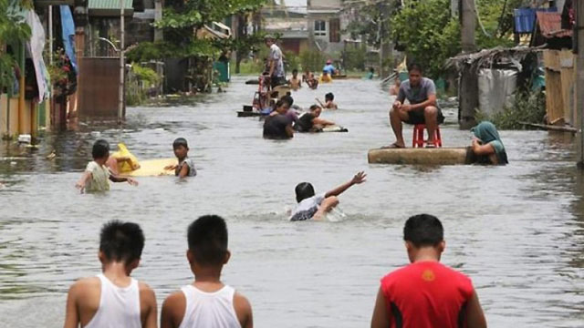 Filipinler'de şiddetli yağışlar hayatı felç etti