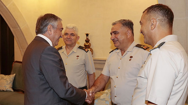 Akıncı, KTBK ve 39. Tümen komutanlarını kabul etti