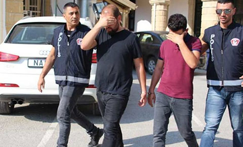 Müşteri beklerken yakalandılar