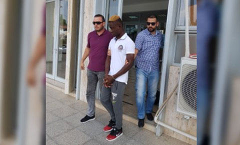 Beş farklı iş yerine girerek hırsızlık yaptı