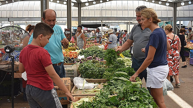 Pazarın da tadı tuzu kalmadı