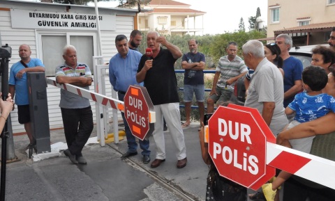 Halk yolu trafiğe kapattı