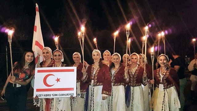 Gazimağusa Belediyesi Halk Dansları Topluluğu 3. Uluslararası Kuşadası Halk Dansları Festivali'ne katıldı