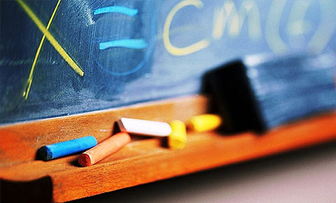 Öğretmensiz, kitapsız, kalemsiz…