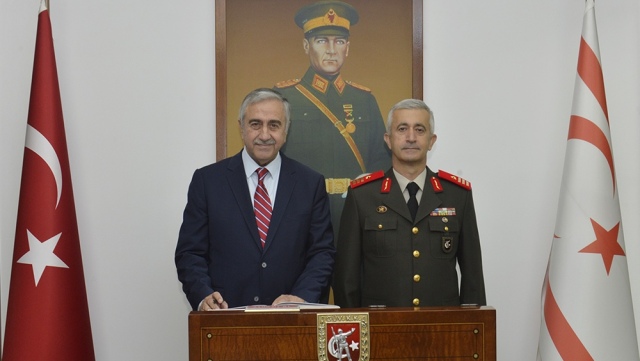 Cumhurbaşkanı Akıncı, komutanlara iade-i ziyarette bulundu