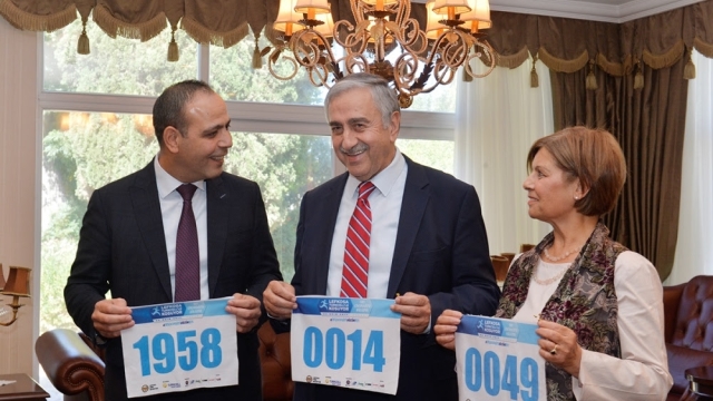 Cumhurbaşkanı Akıncı, Lefkoşa koşuyor maratonuna eşi ile birlikte katılıyor