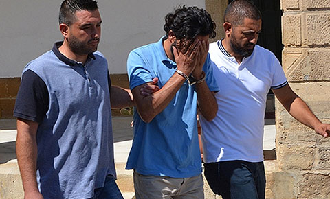 Kimlik kartını nasıl aldığı araştırılıyor