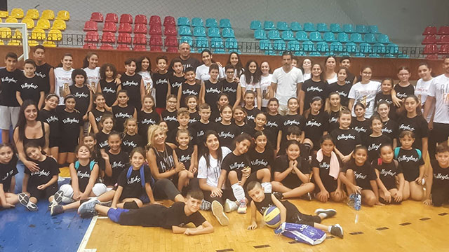 Minik Eller Voleybol Şöleni gerçekleştirildi