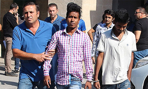 Kaçaklara seri yargılama