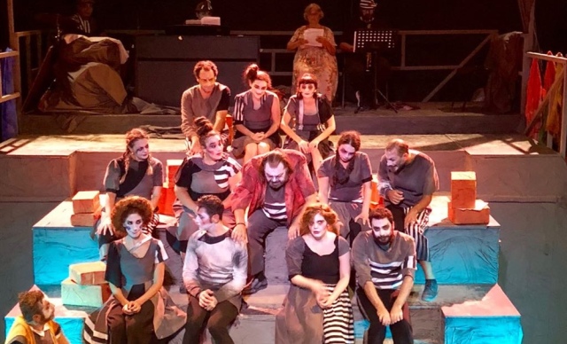 Belediye Tiyatrosu’nun yeni oyunu, Hayalet Kumpanya, Tiyatro Festivali’nin açılış gecesinde prömiyerini yaptı