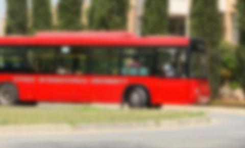 Halk otobüsünden düşen genç kız hayatını kaybetti