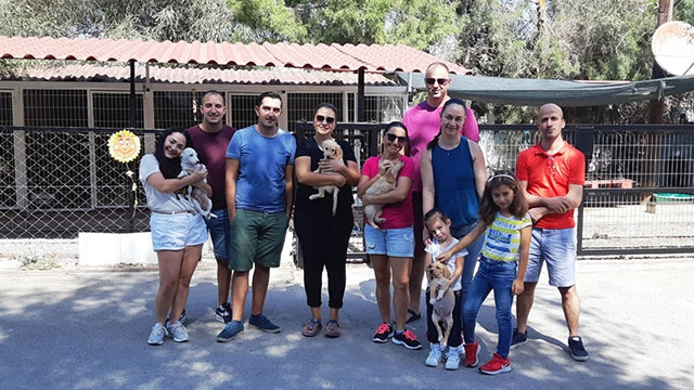 Lefkoşa Hayvan Barınağı’na mama bağışı