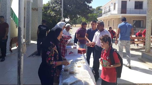 Dipkarpaz ÇATOM aşure dağıttı