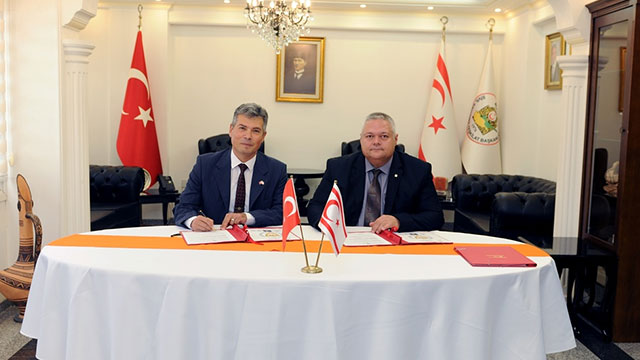 Sivil Savunma Teşkilatı Başkanlığı ile Kıbrıs Vakıflar İdaresi arasında işbirliği protokolu imzalandı